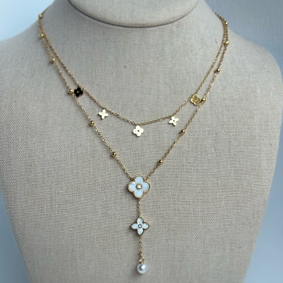 Elegant Gold and White Floral Necklace - Picture 3 of 3